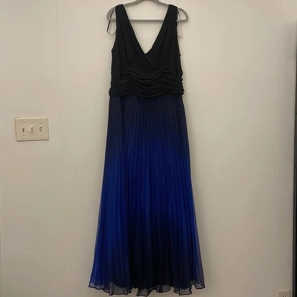 green emerald velvet dress Ride Off Into The Sunset Ombre Maxi Dress – Haute2Wear main image 0